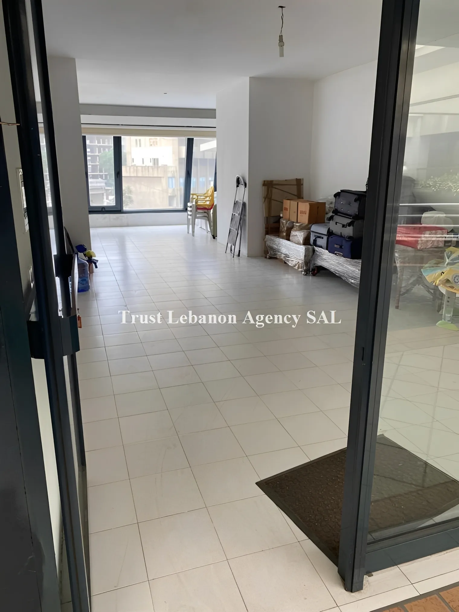 Office for sale in Metn, Zalka