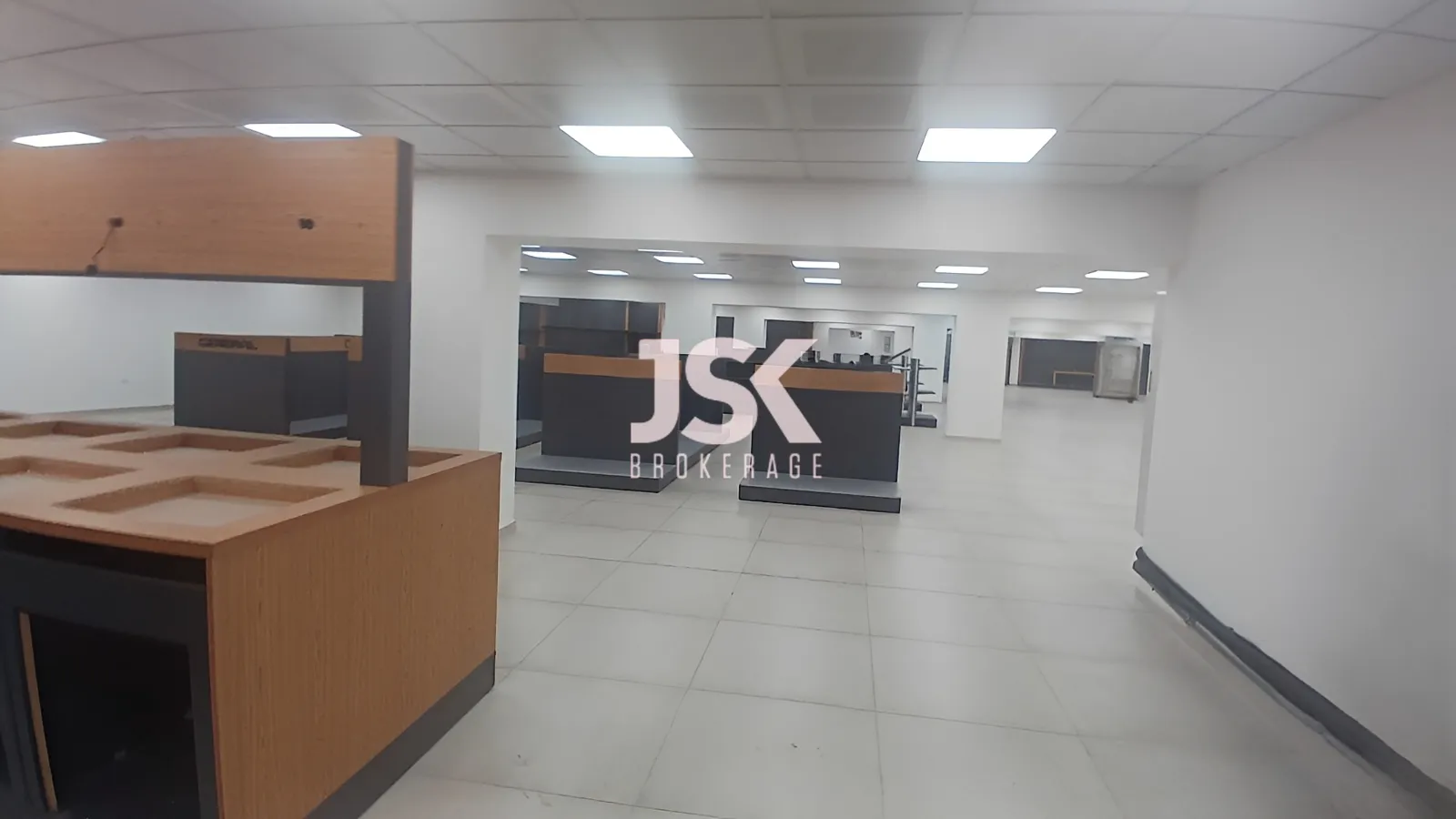 Shop for rent in Daoura