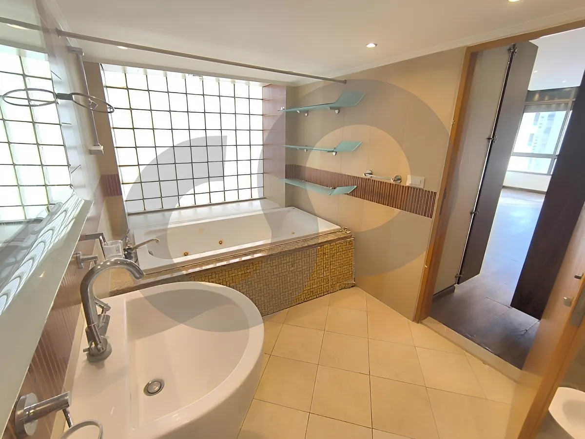Apartment for Sale in Ramlet El Baida, Bayrut, Lebanon