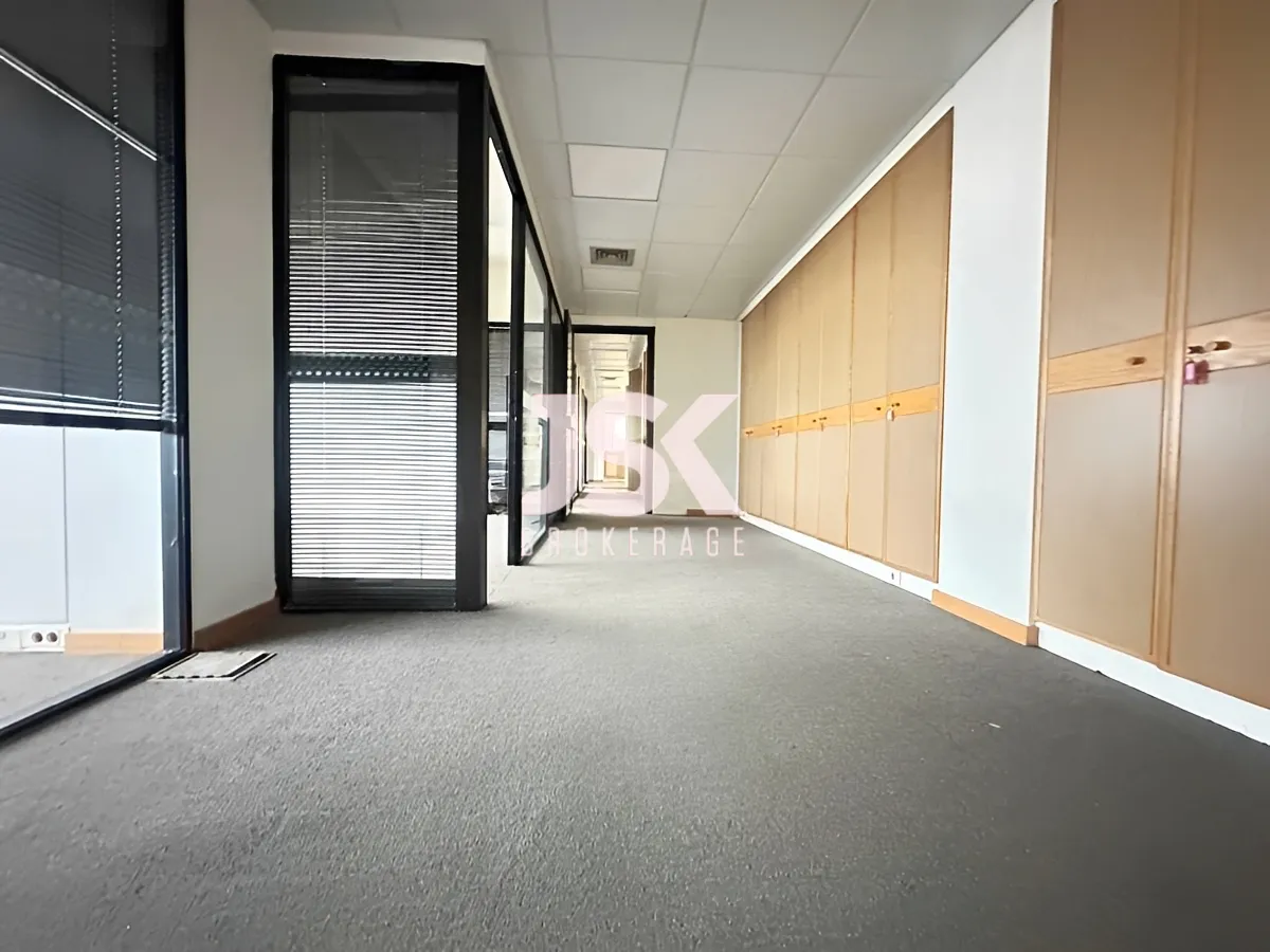 Office for rent in Daoura