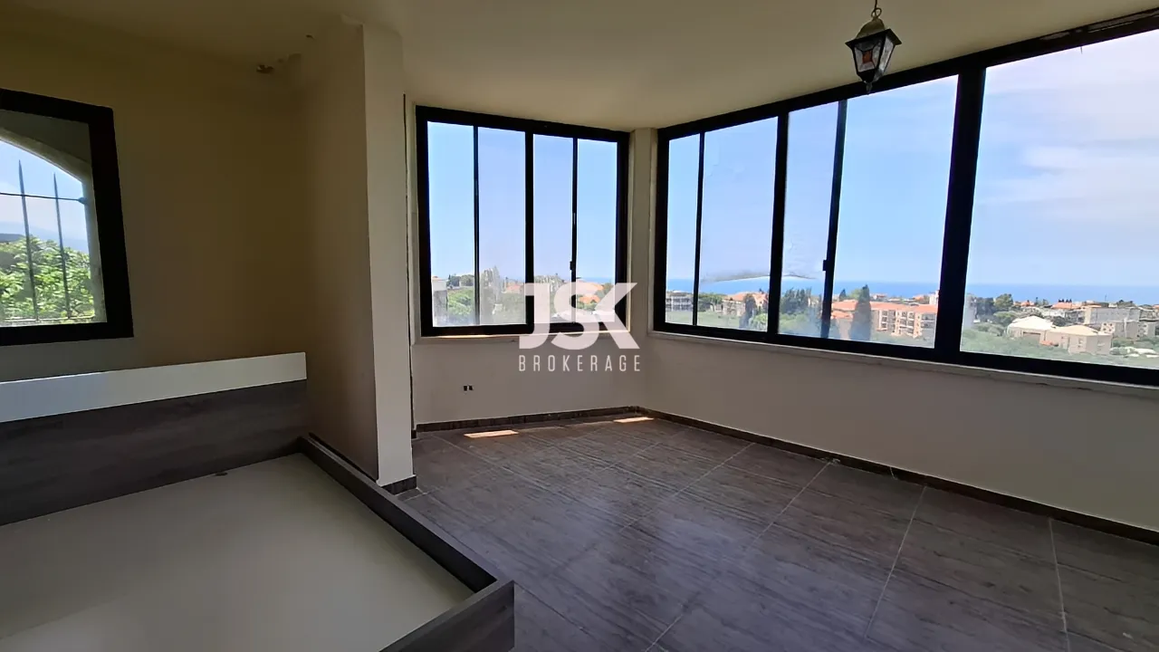 Villa for Sale in Aamchit