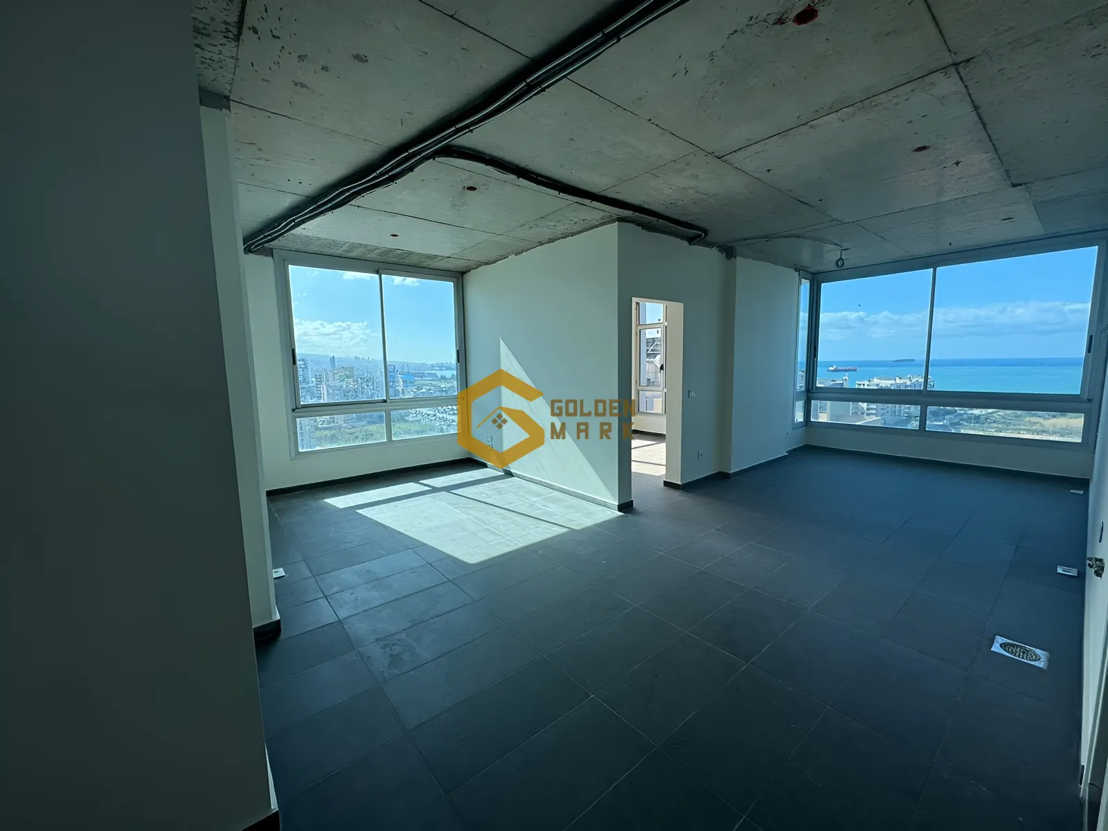 Office for rent in Dbayeh