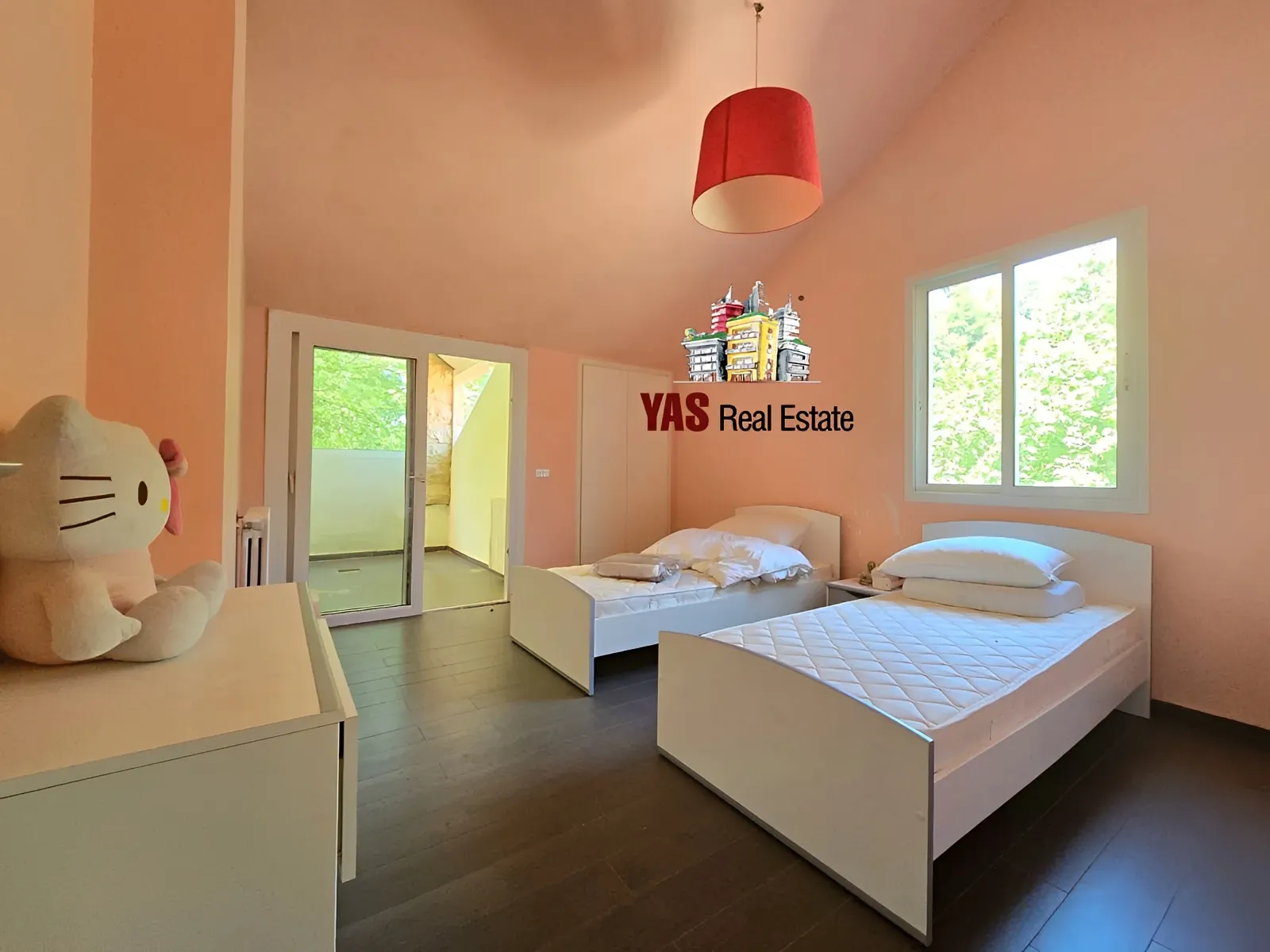 Villa for Sale in Kfardebian