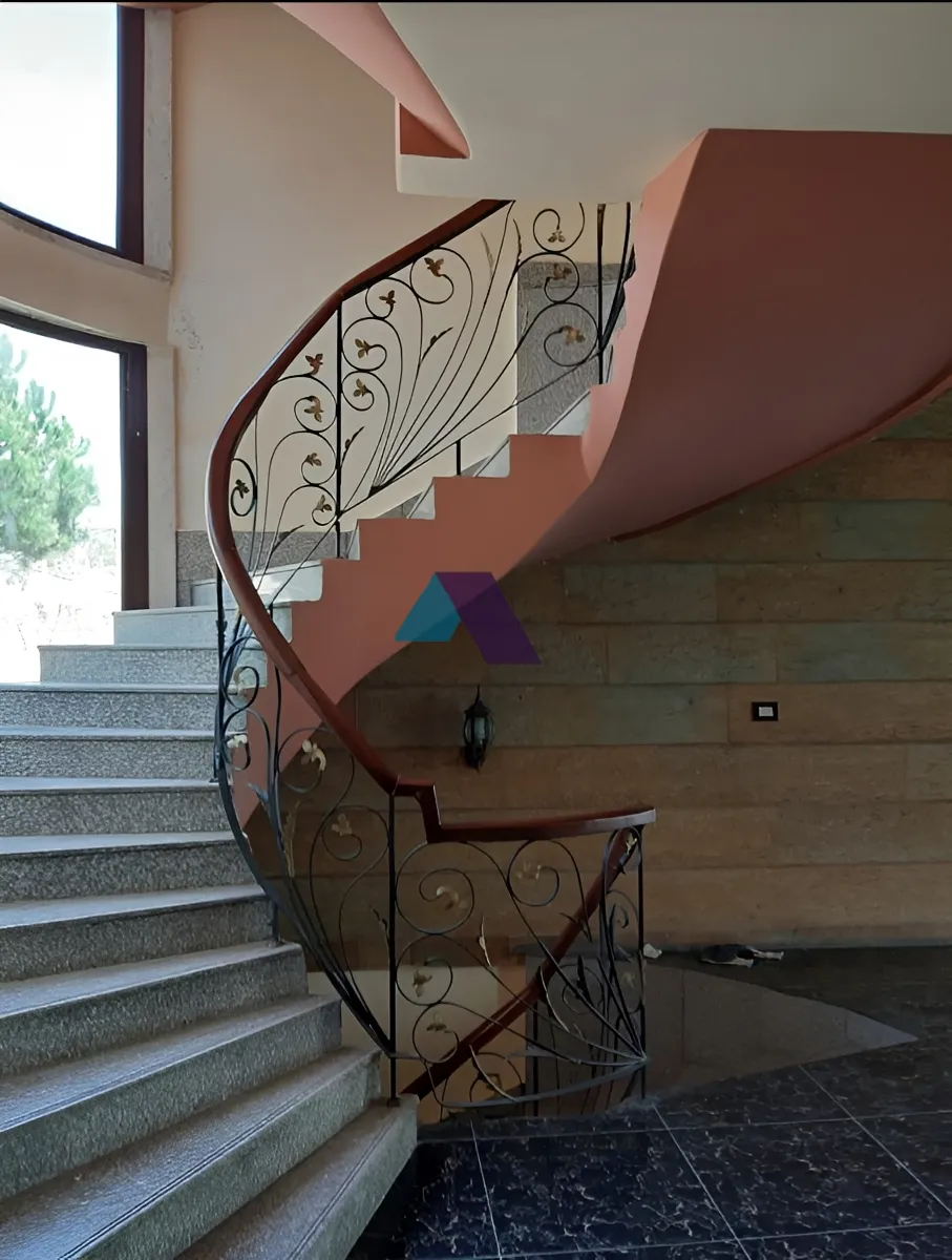 Villa for Sale in Aley
