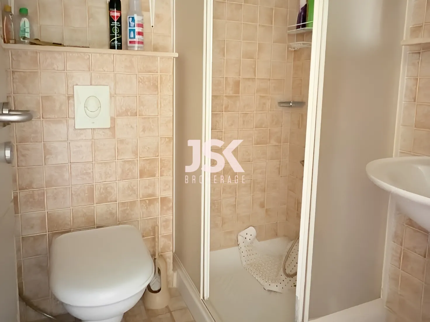 Chalet for Sale in Jiyeh