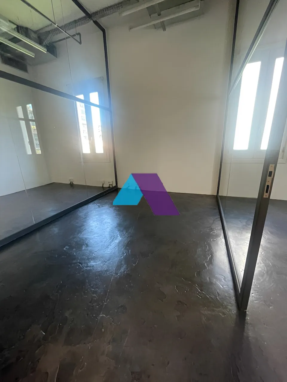 Office for rent in Saifi Village