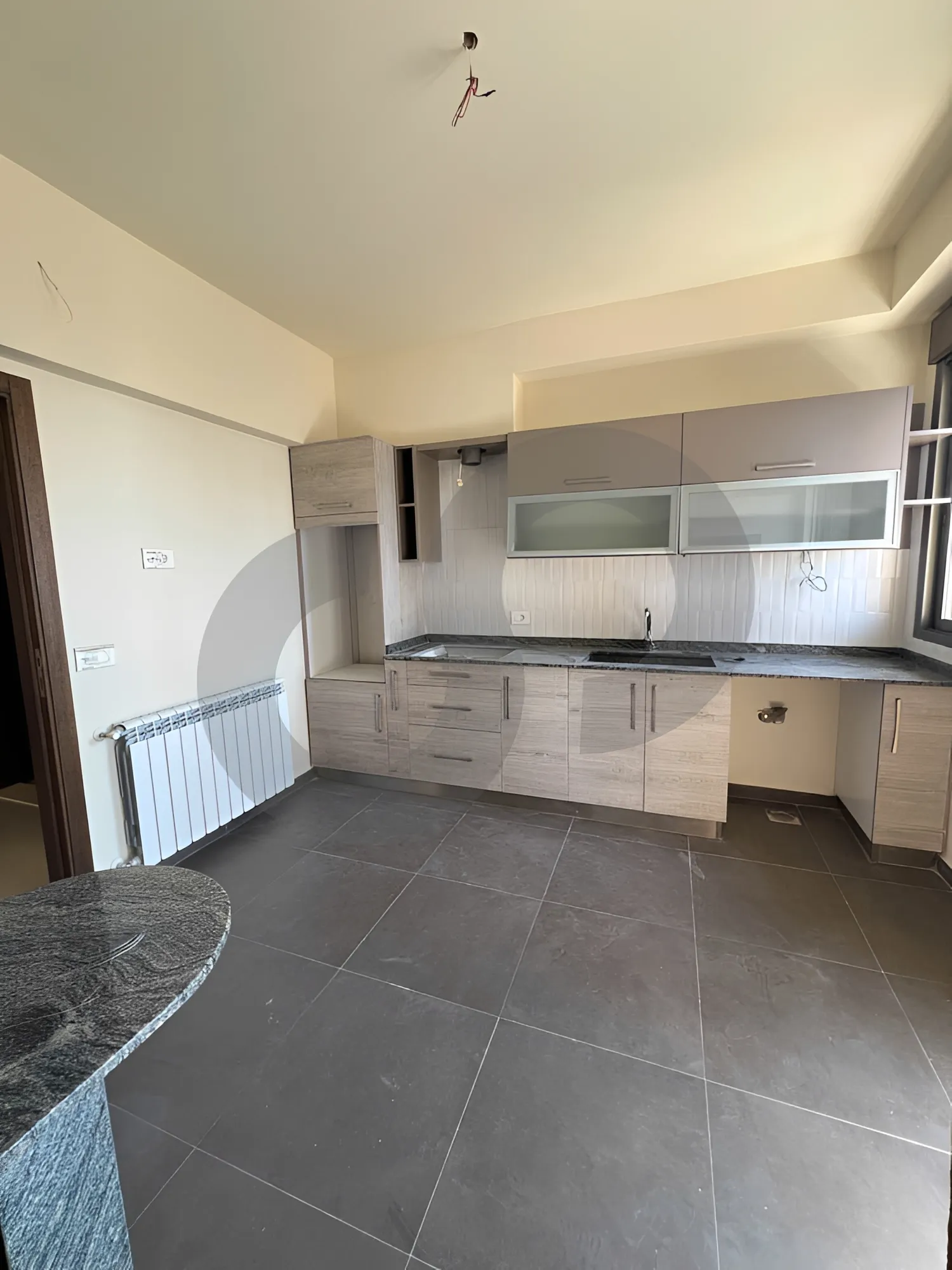 Building for Rent in Haret Sakher