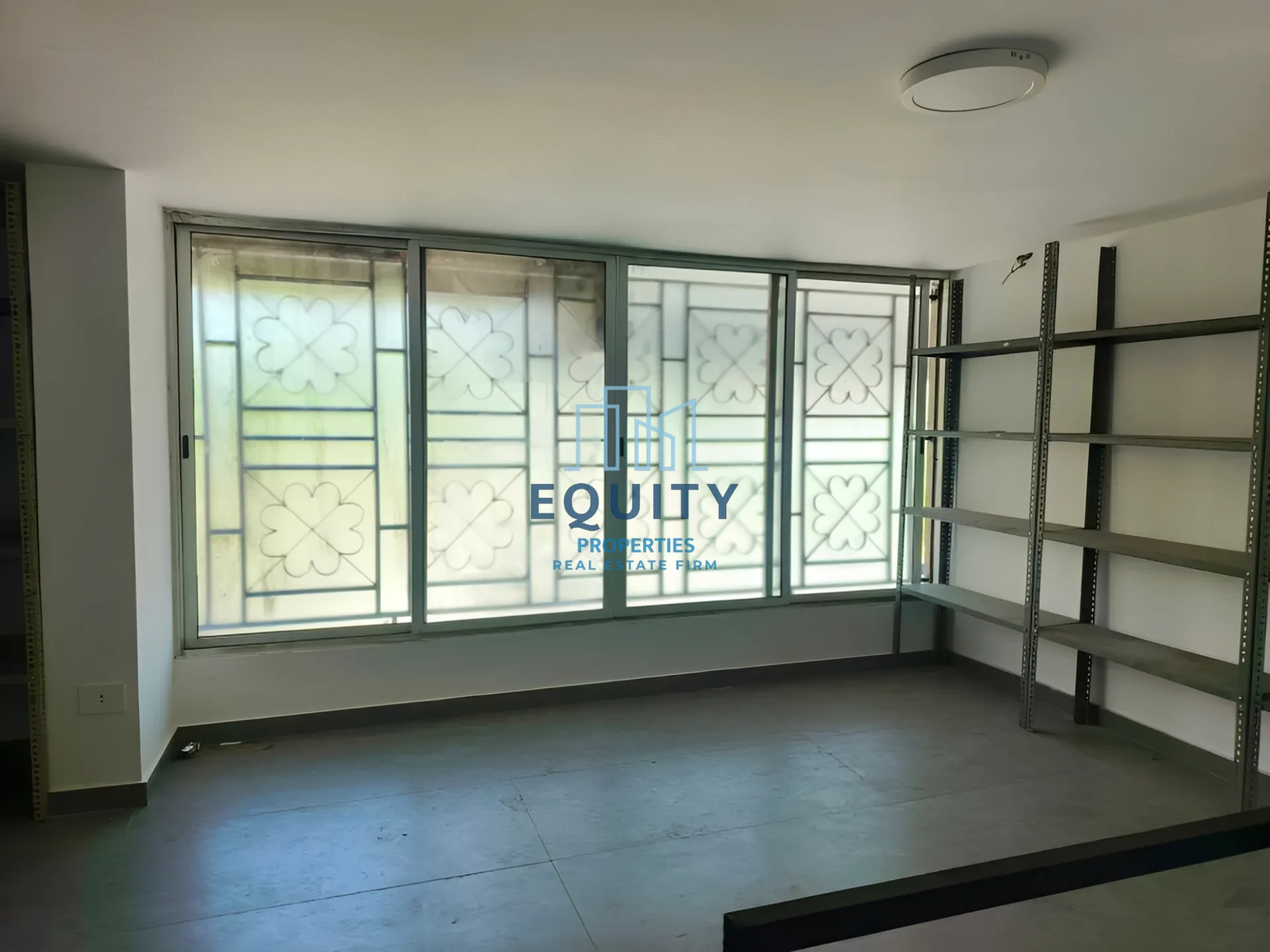 Shop for rent in Baouchriyeh, Lebanon
