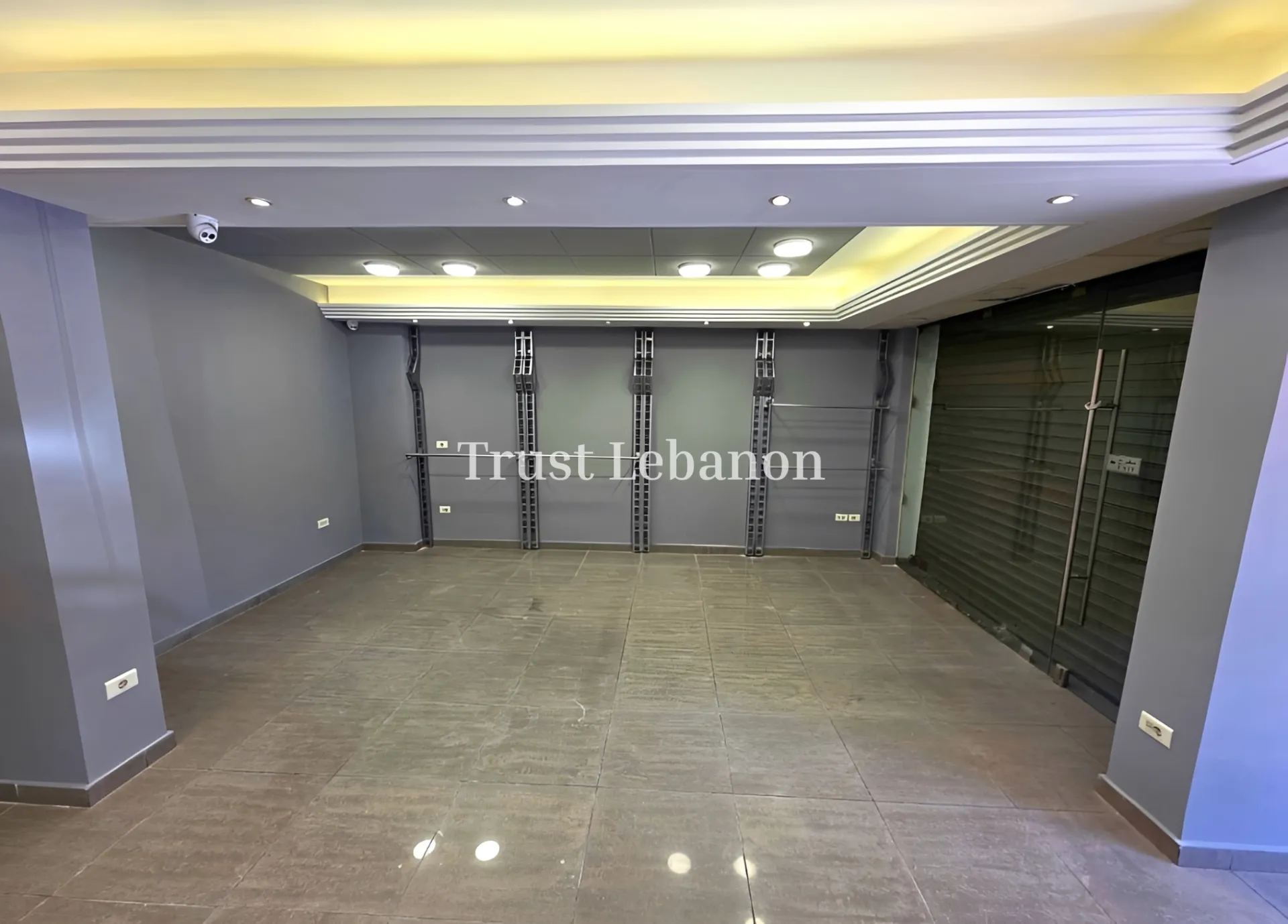 Shop for rent in Jdeideh, Lebanon