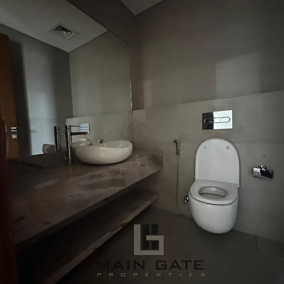 Apartment for Sale in Minet El Hosn, Bayrut, Lebanon