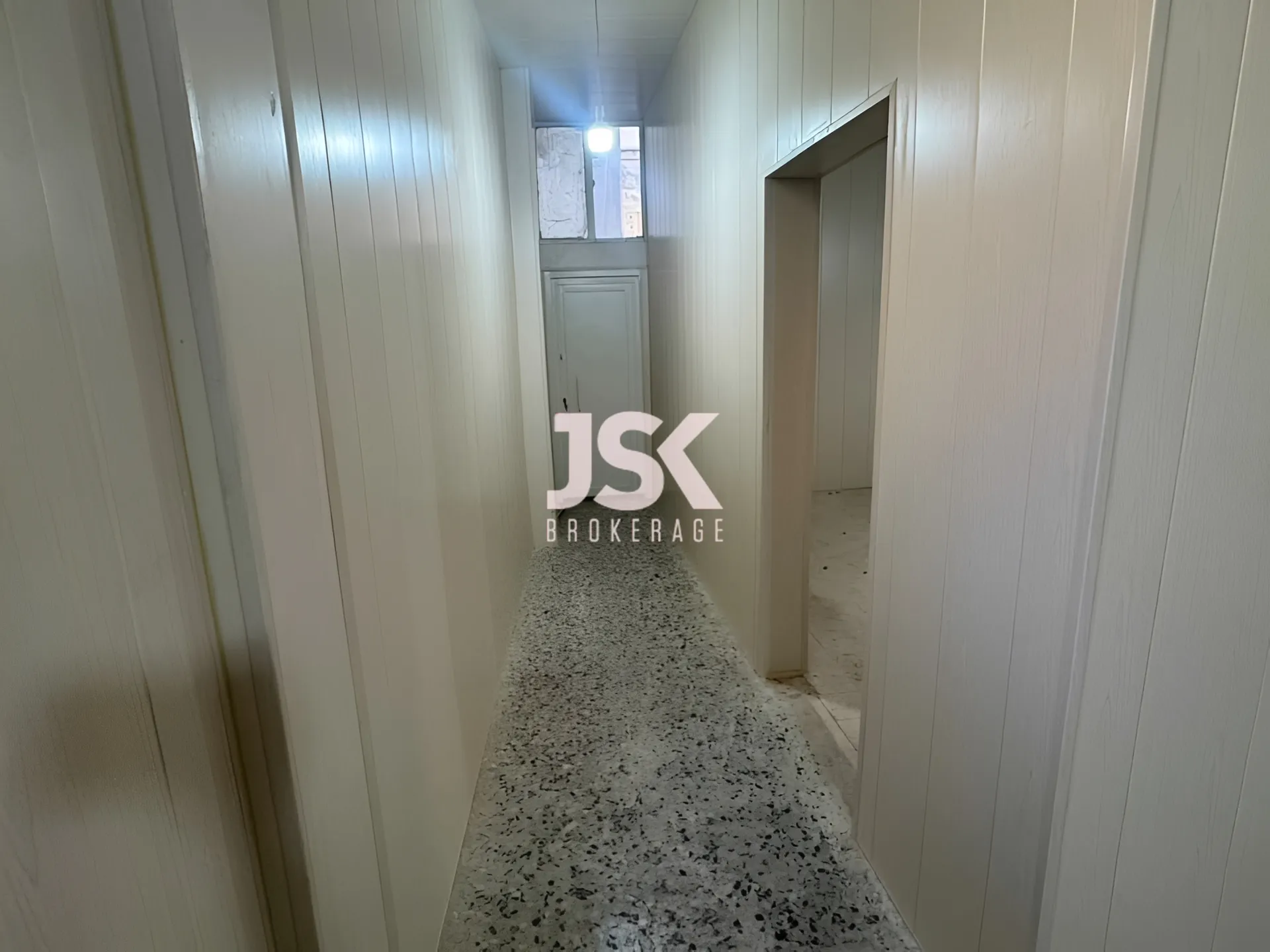 Shop for Rent in Remeil