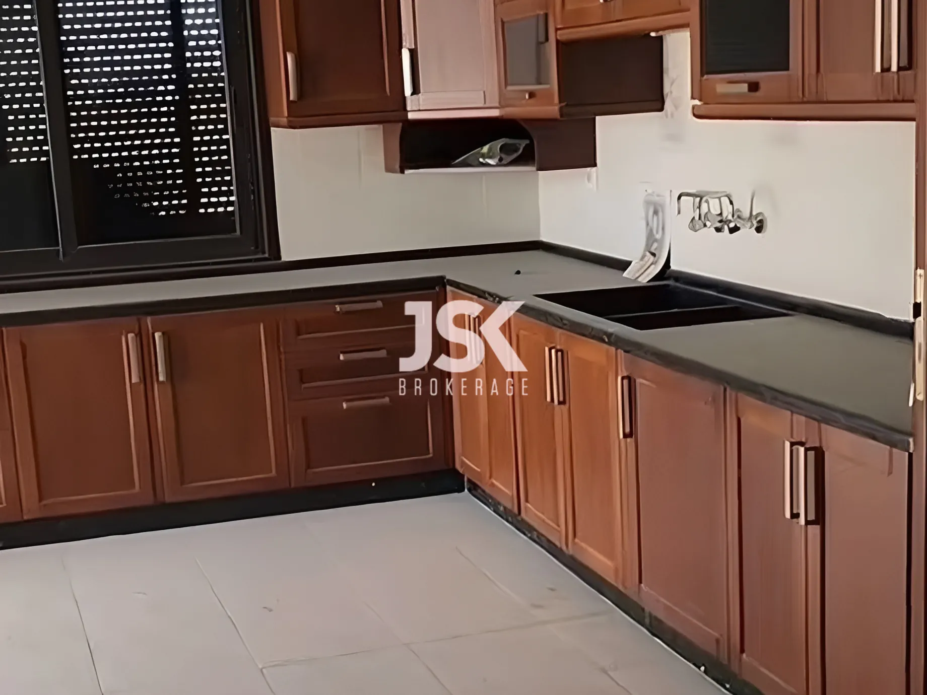 Apartment for Sale in Ballouneh