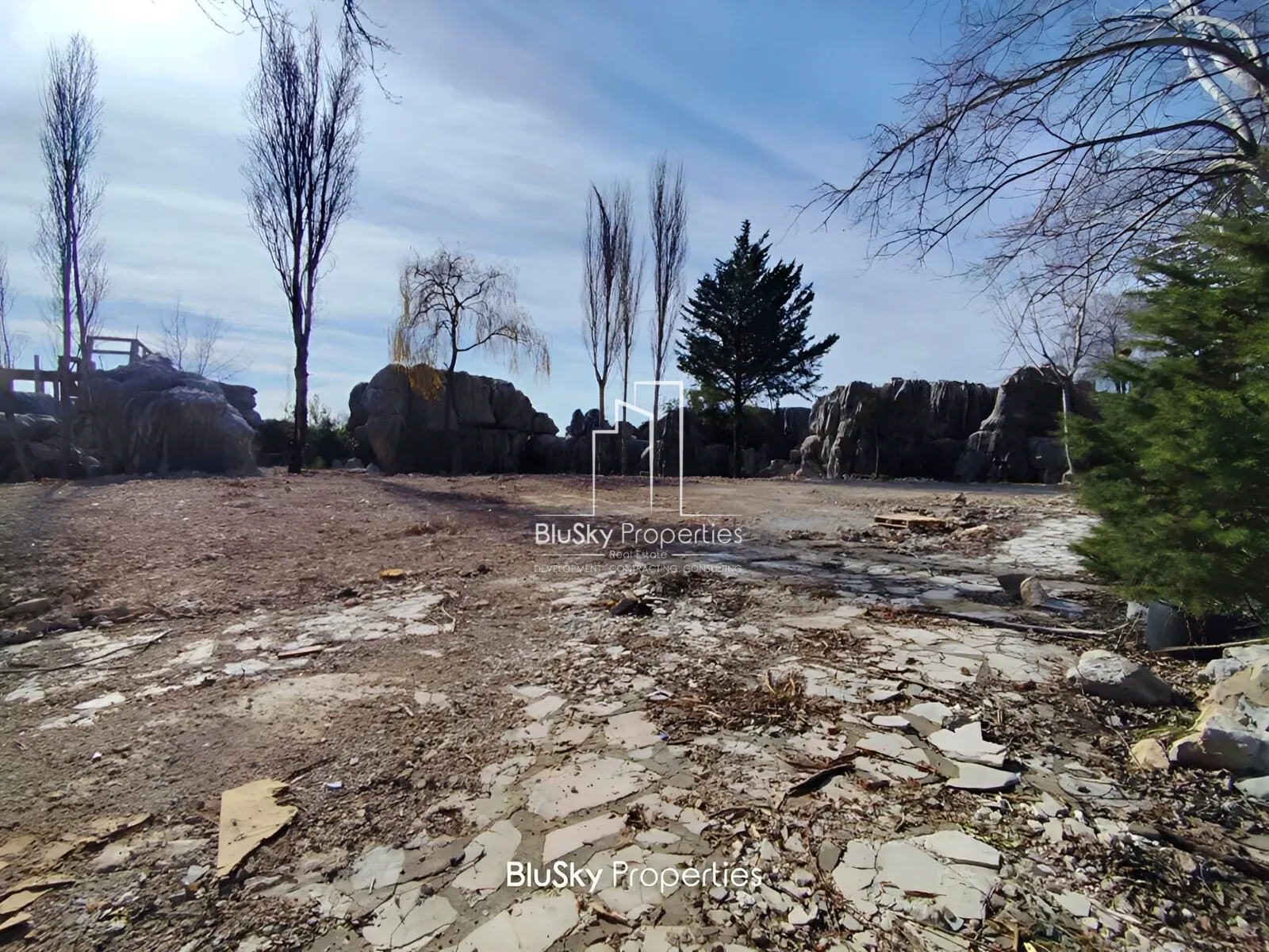 Land for Sale in Feitroun