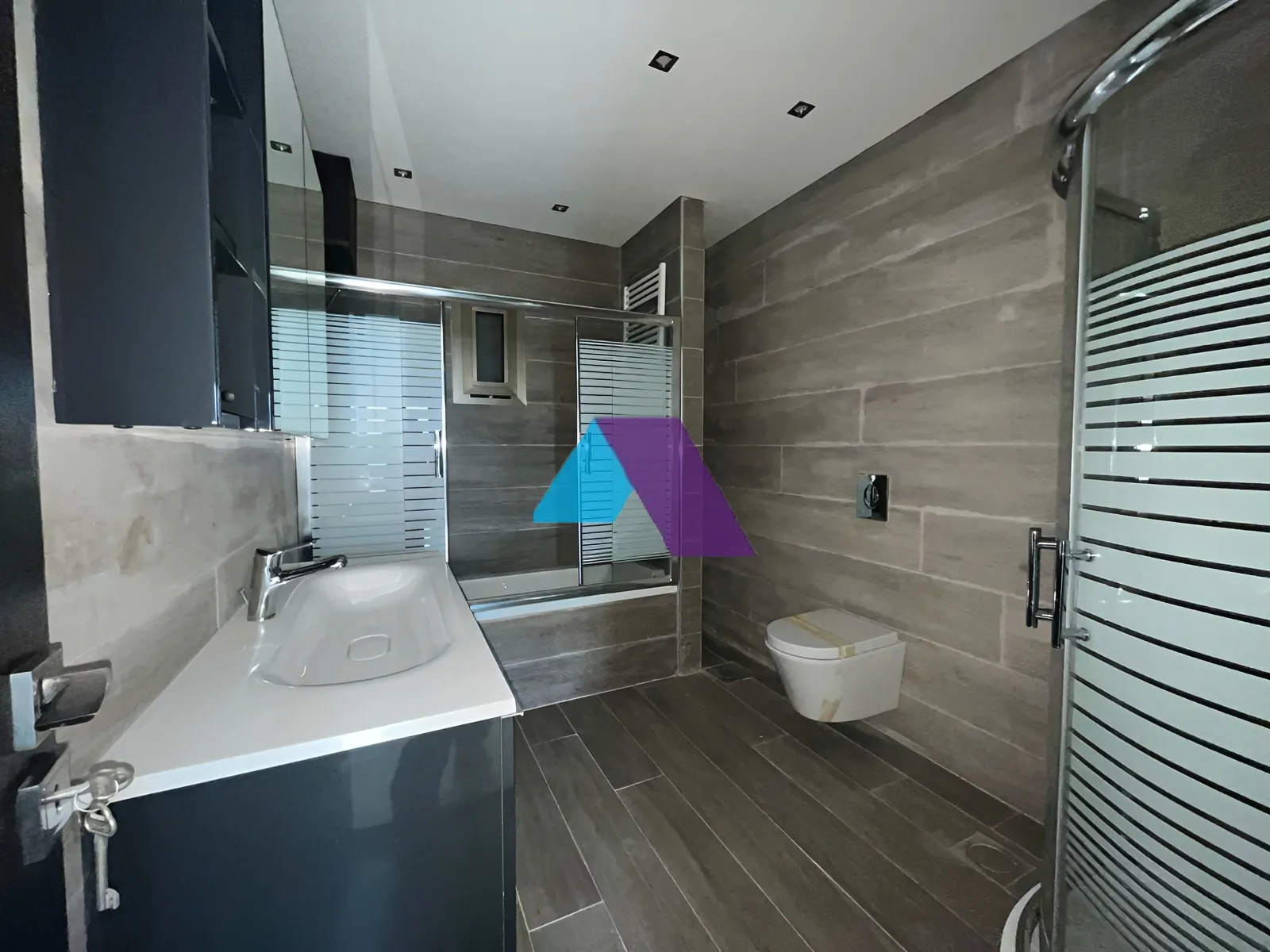 Apartment for Sale in Ballouneh