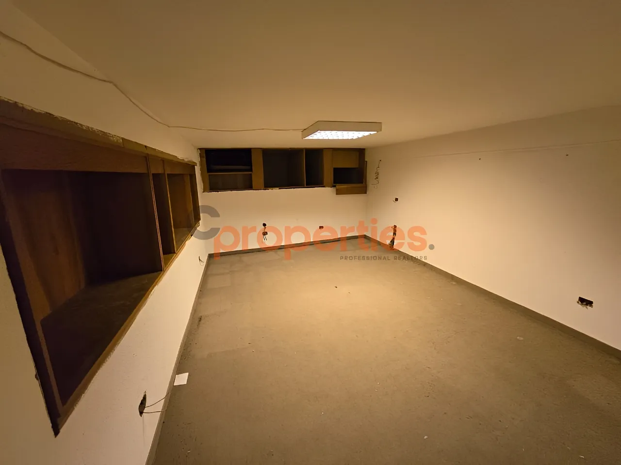 Shop for Rent in Forn El Chebbak