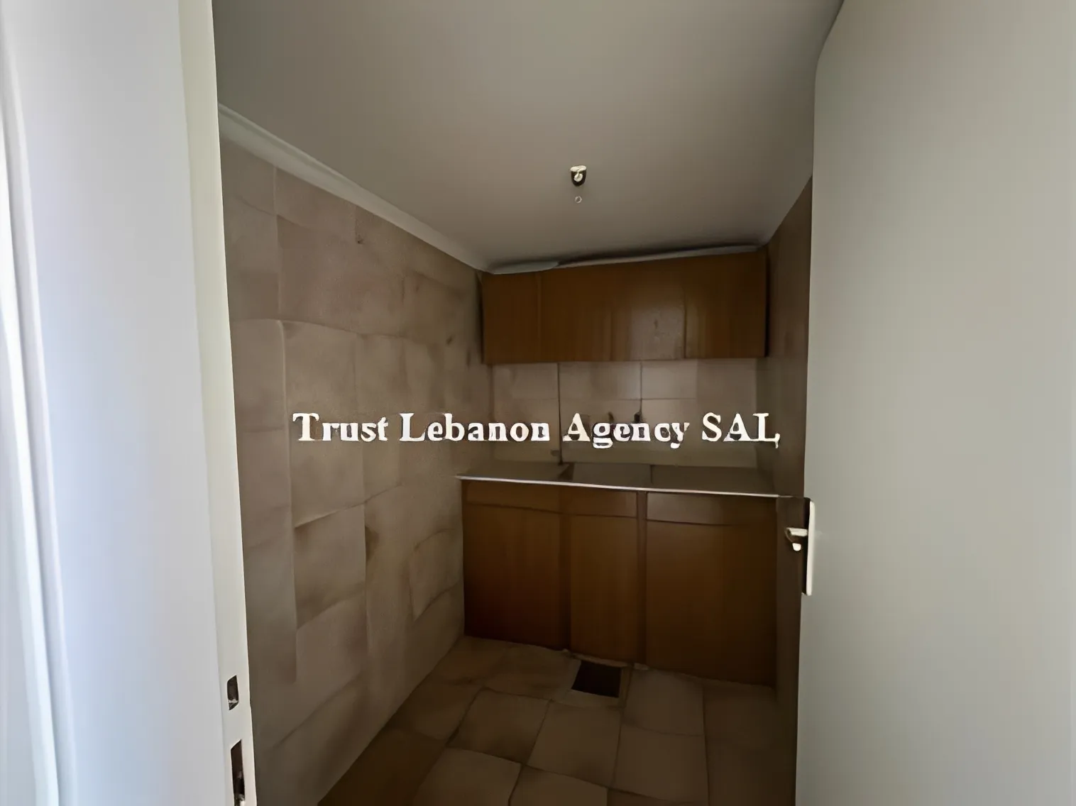Office for rent in Metn, Sin El Fil