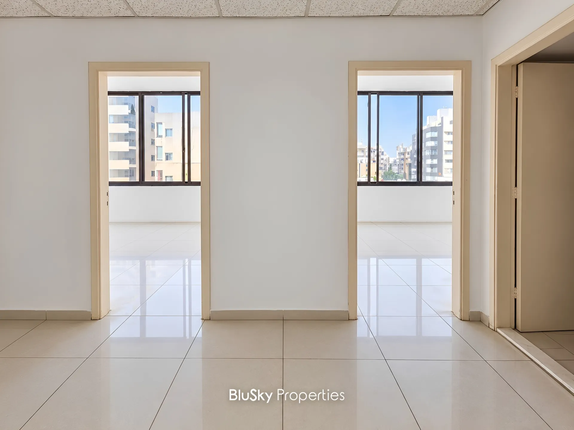 Office for rent in Ain El Remmaneh