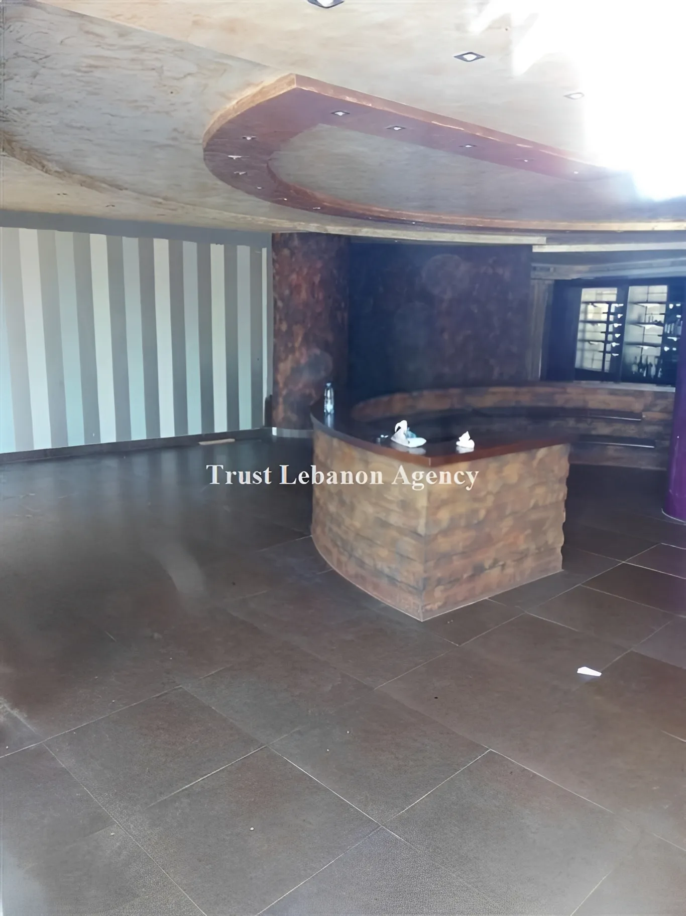 Shop for rent in Baabda, Hazmieh