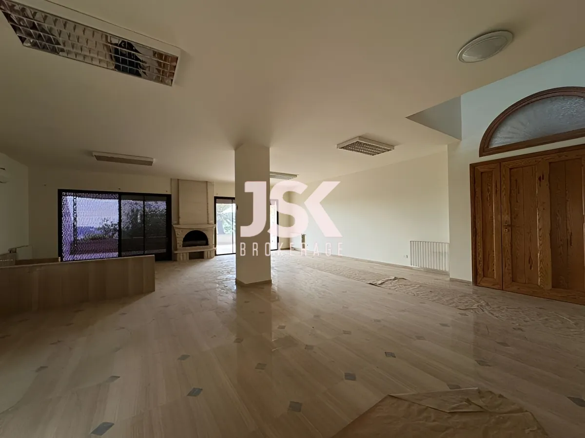 Villa for Sale in Montiverdi, Lebanon - 8 bed, 14 bath