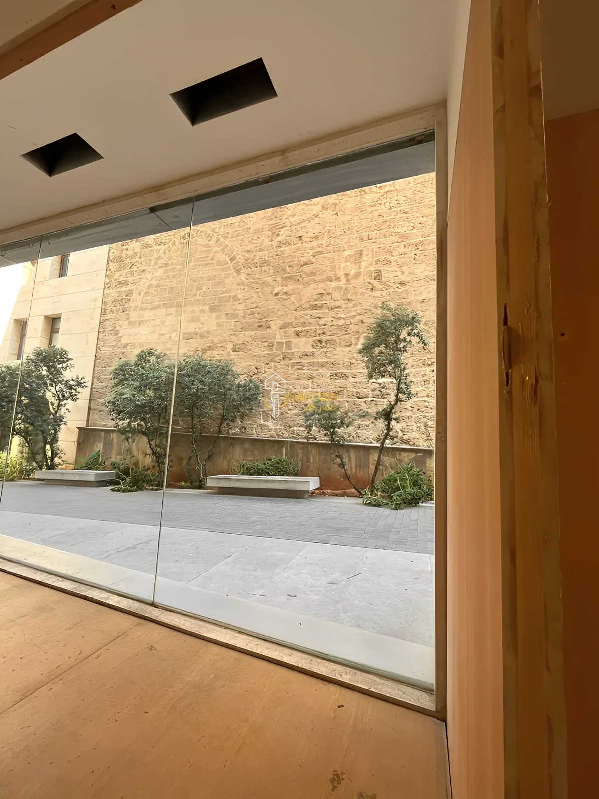 Shop For Rent in DownTown