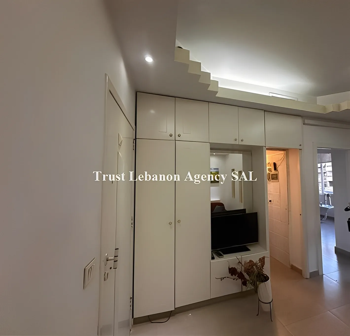 Office for rent in Metn, Zalka
