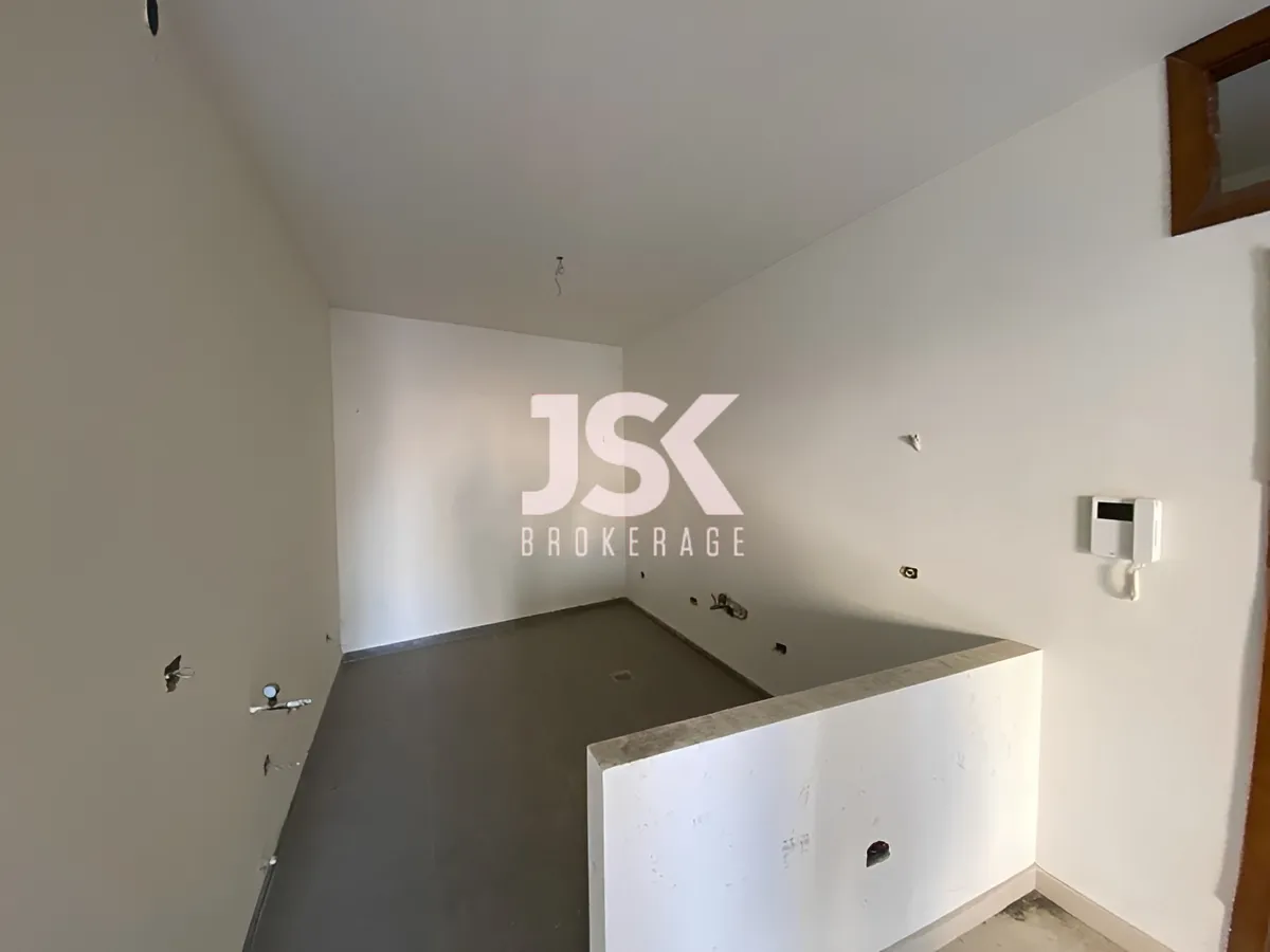Apartment for Sale in Ain Aar, Lebanon - 2 bed, 2 bath