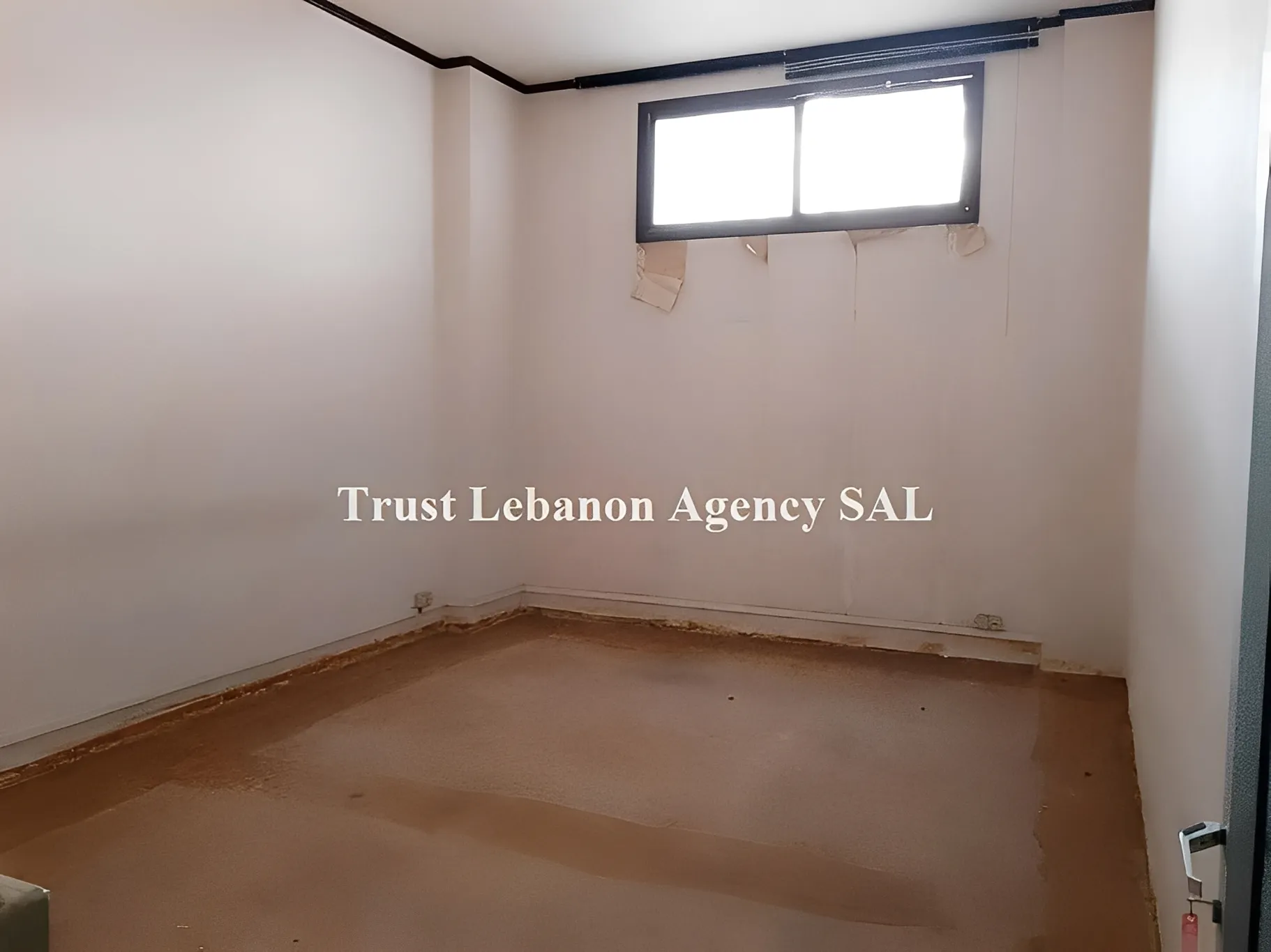 Commercial Property For Rent in Beirut, Badaro