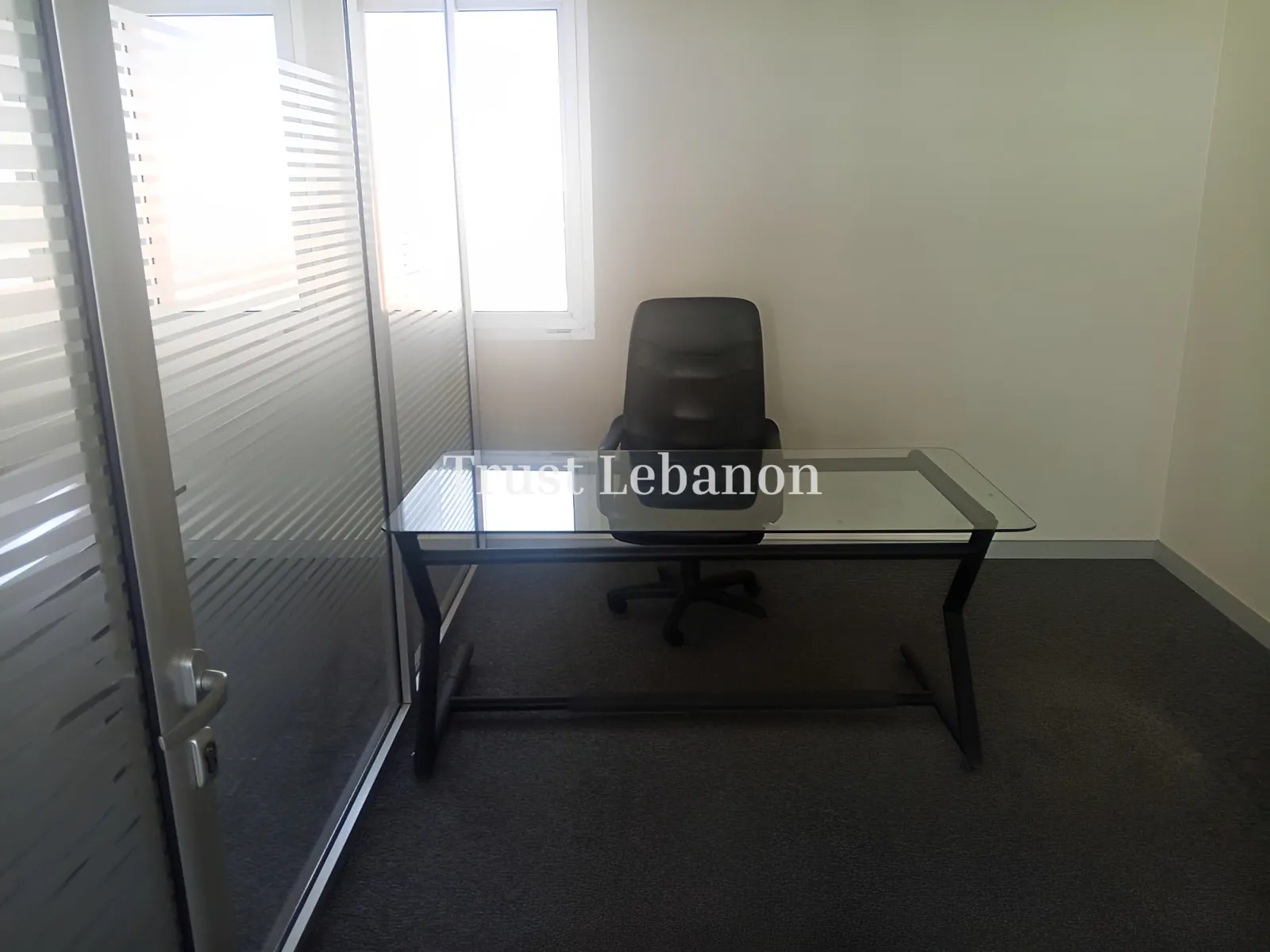 Office for rent in Hazmieh
