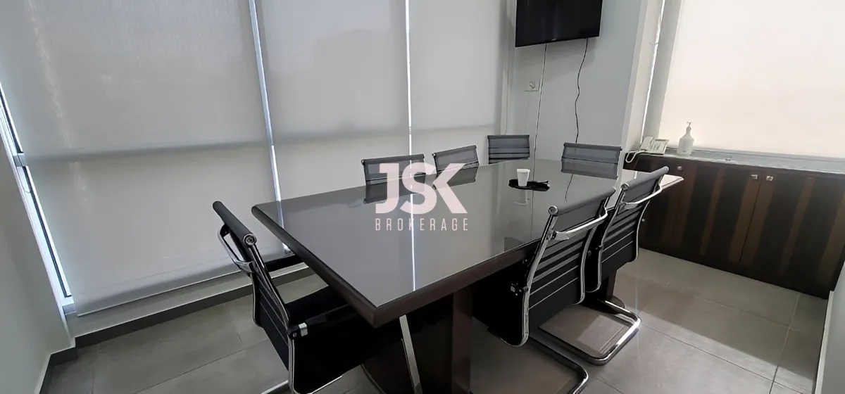 Office for rent in Horch Tabet