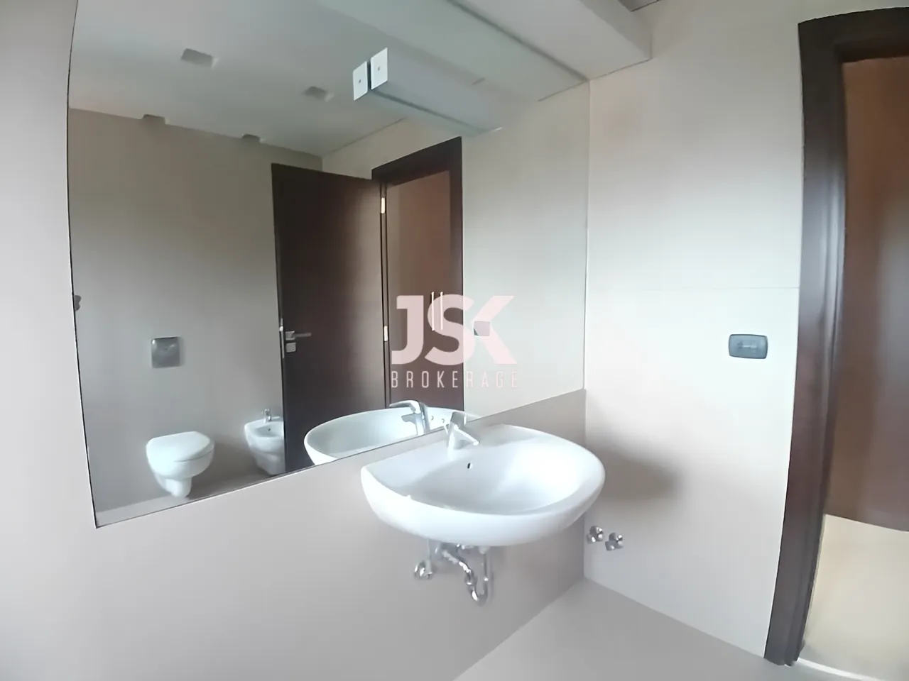 Apartment for Rent in Qornet El Hamra
