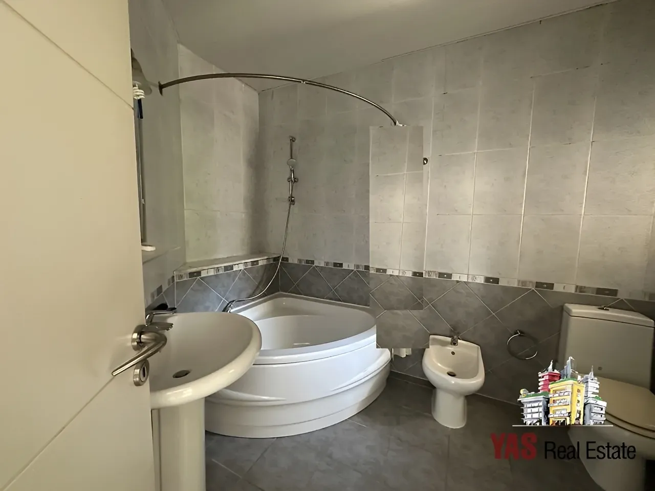 Apartment for Sale in Ajaltoun