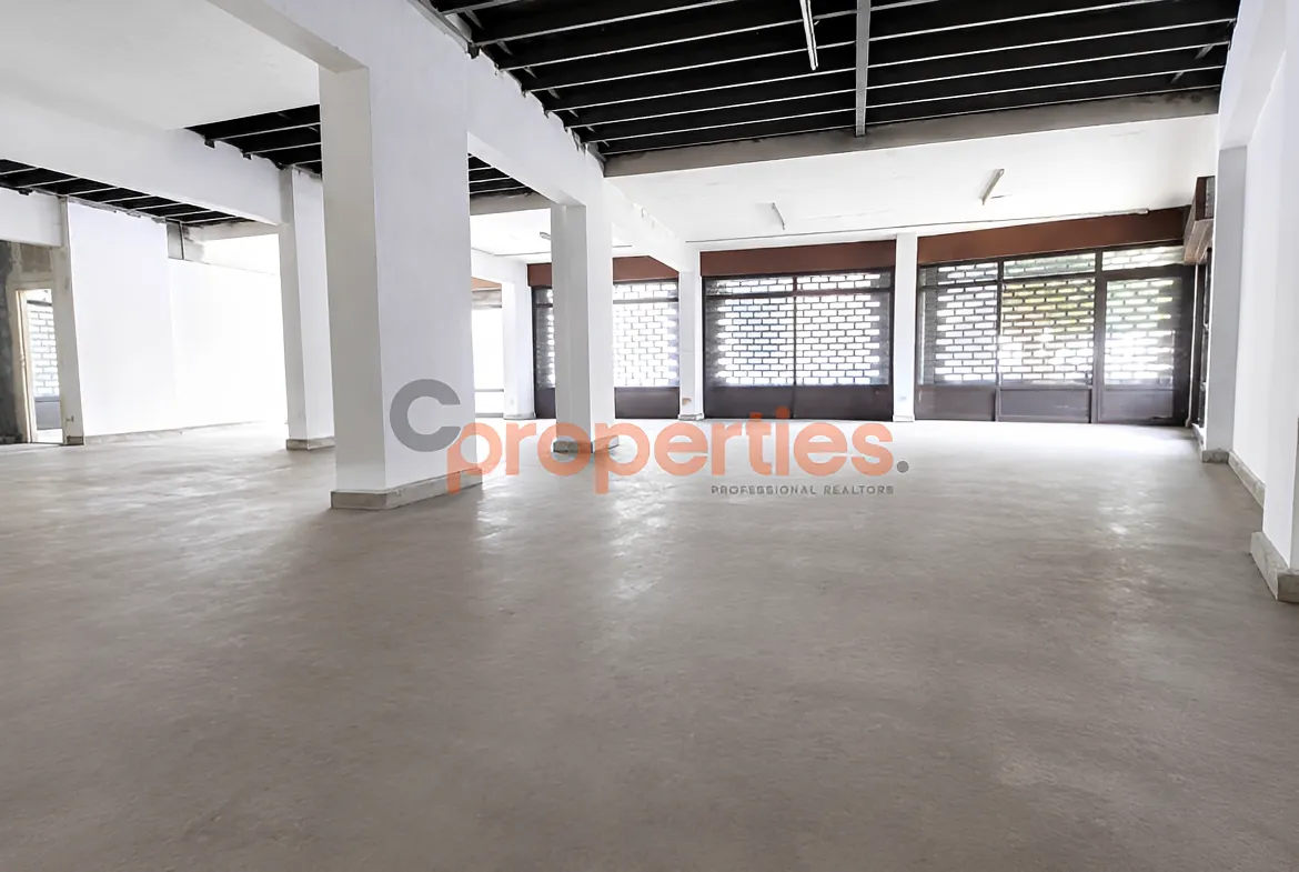 Showroom for Sale in Jdeideh