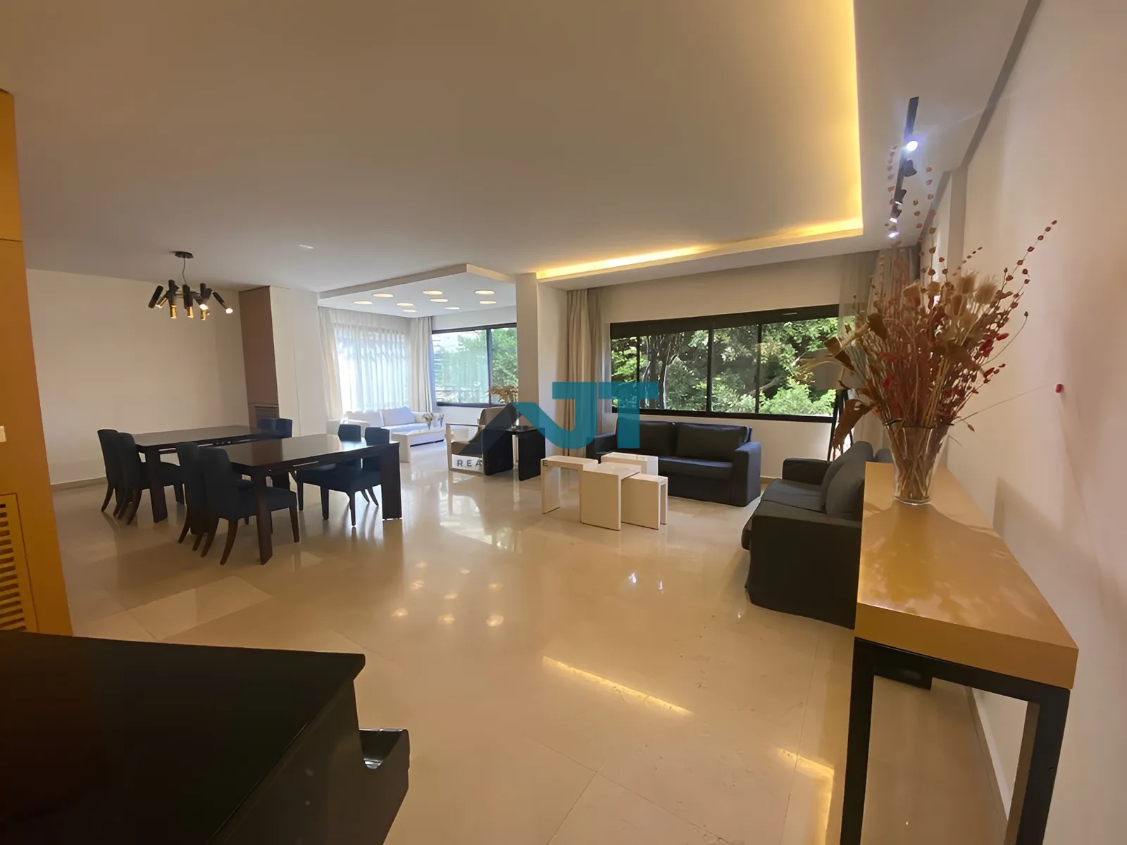 Apartment for Rent in Caree d'or, achrafieh