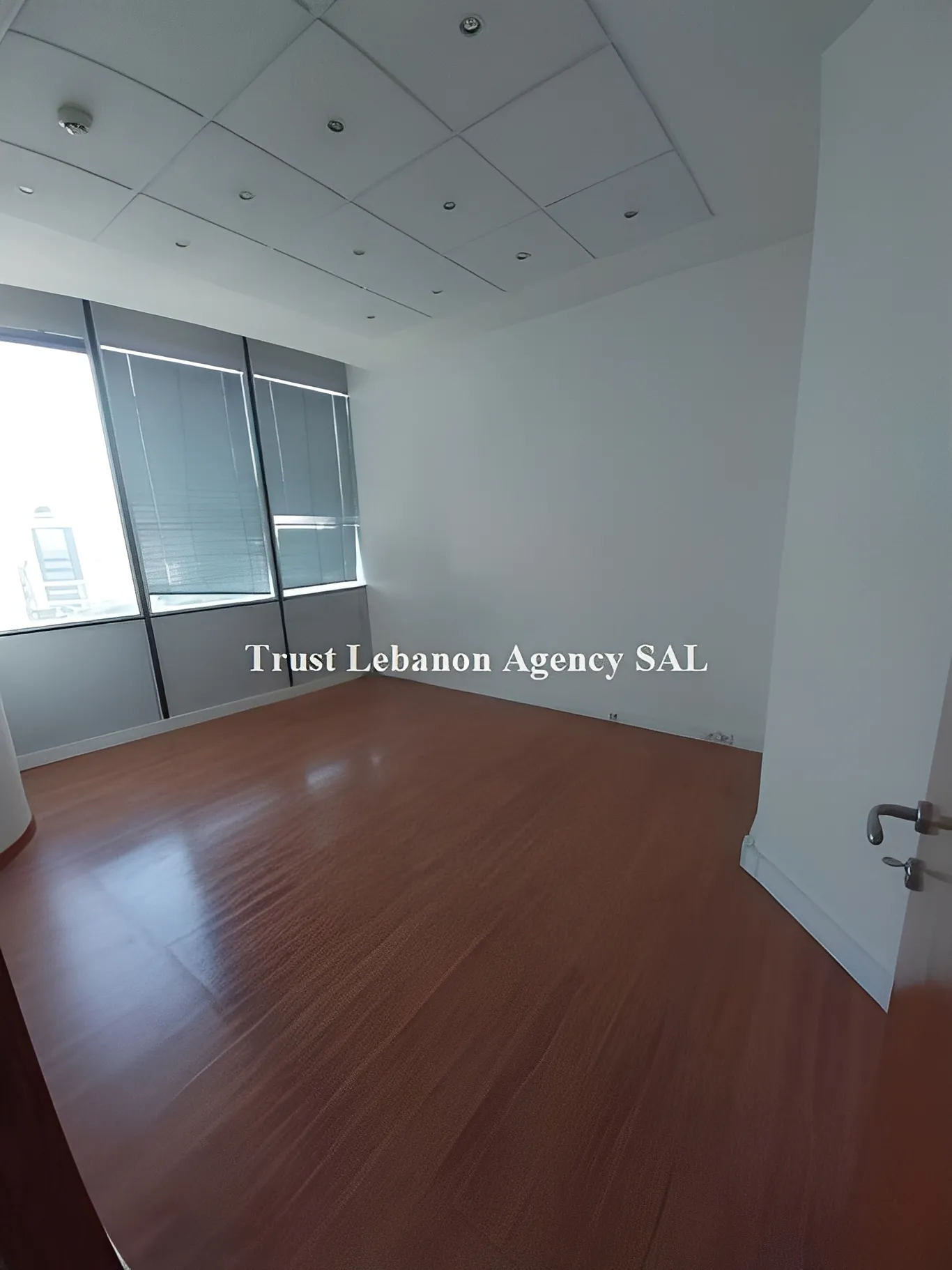 Office for rent in Metn, Jisr El Bacha