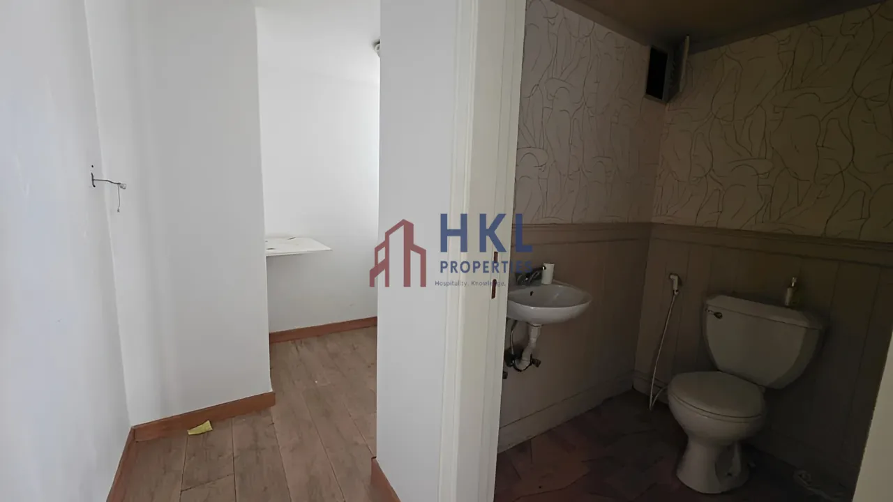 Office for rent in Badaro