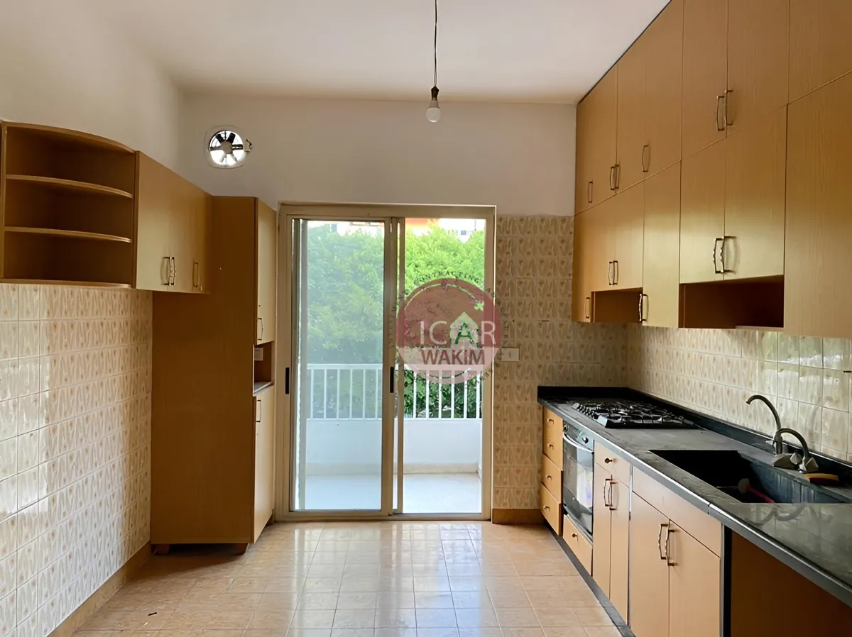 Office for rent in Jdeideh