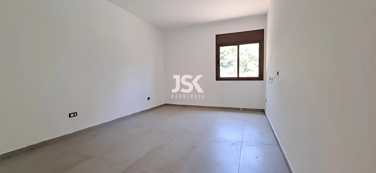 Apartment for Sale in Ballouneh