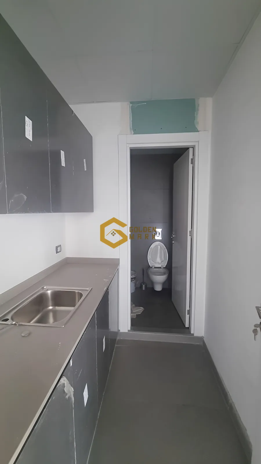 Office for rent in Antelias