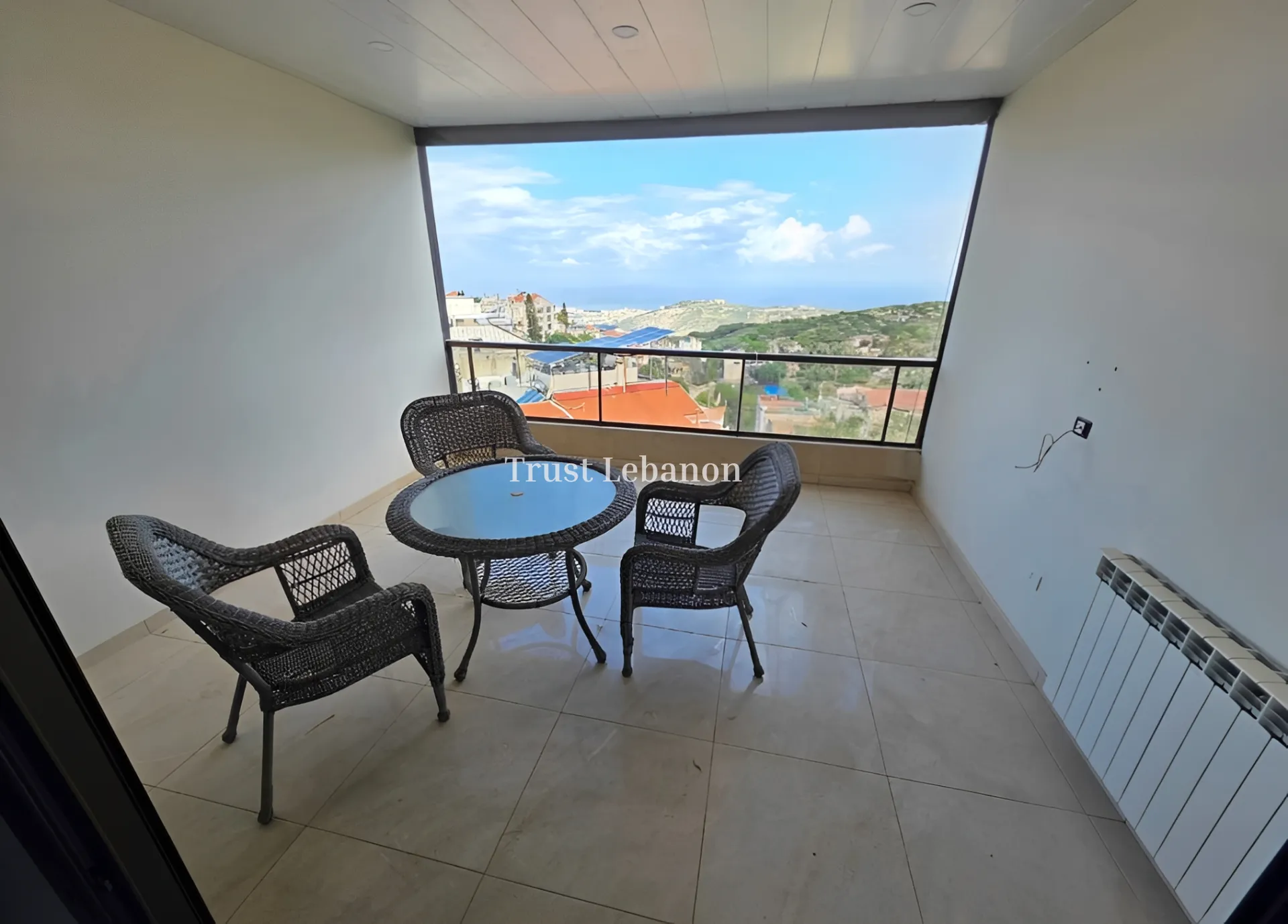 Apartment for sale in Qornet El Hamra, Lebanon - 3 bed, 2 bath