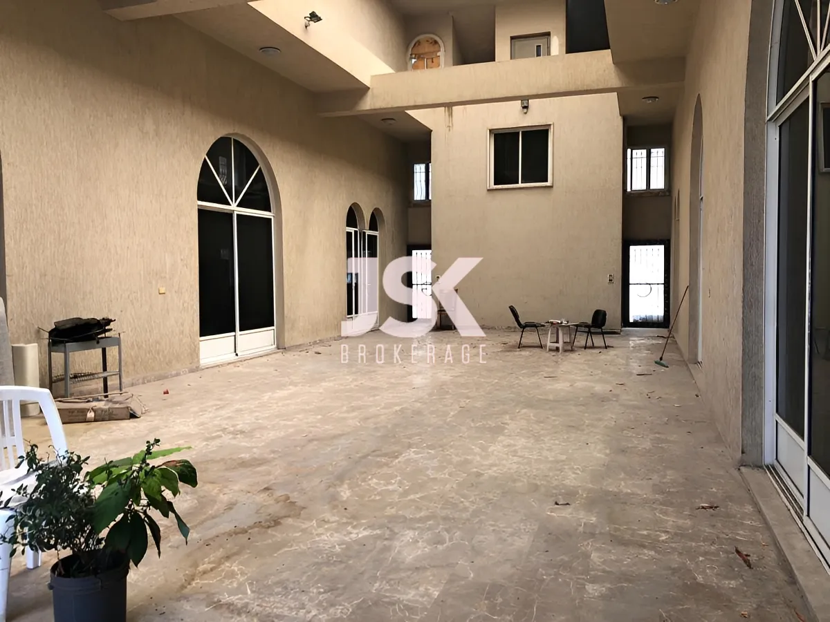 Office for rent in Nahr Ibrahim