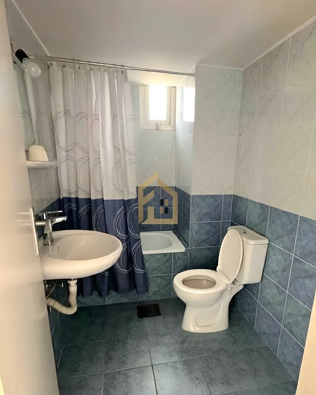 Apartment for rent in Achrafieh, Beirut, Lebanon - 2 bed, 1 bath