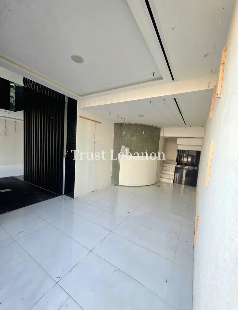 Showroom for rent in Hazmieh, Lebanon