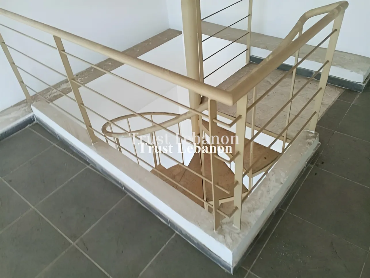 Shop for rent in Hazmieh, Lebanon