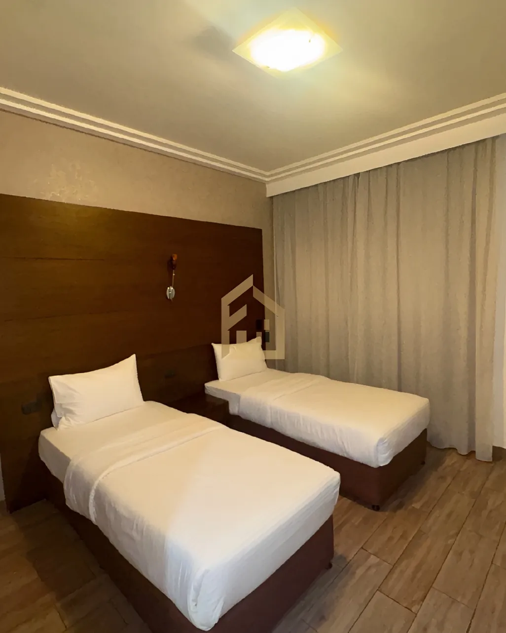 Studio for rent in Raoucheh, Beirut, Lebanon - 1 bed, 1 bath