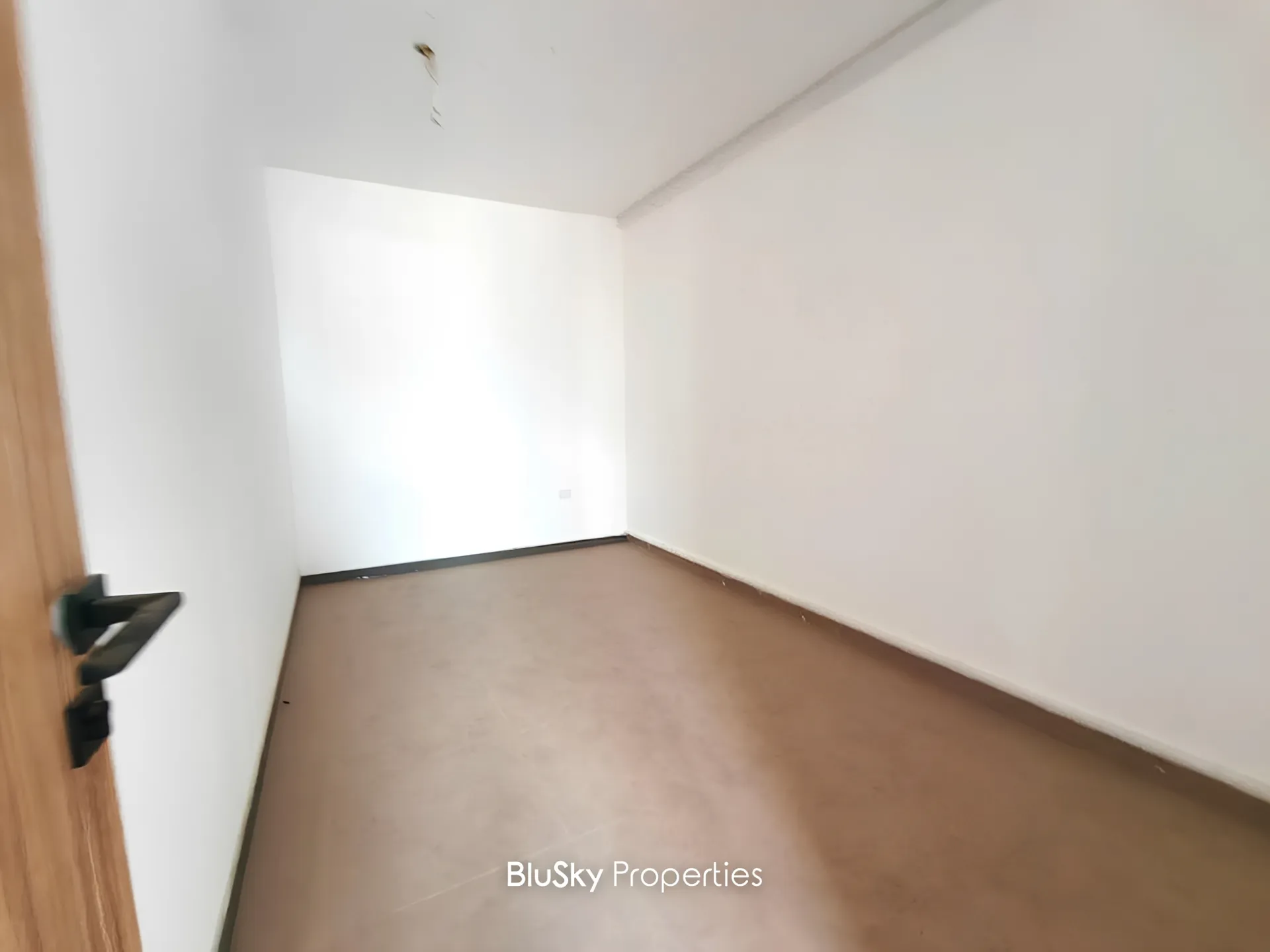 Office for rent in Dekwaneh, lebanon