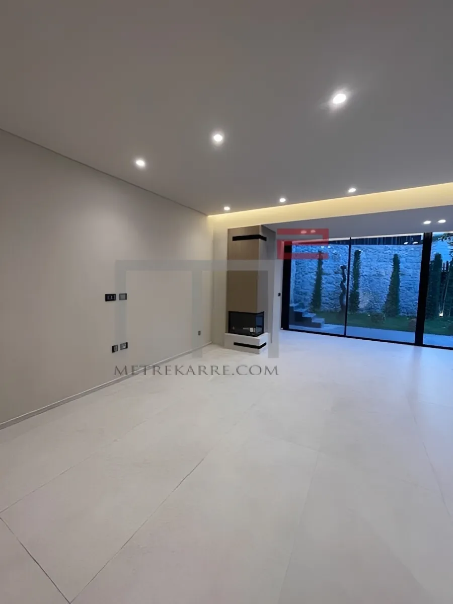 Villa for sale in Baabdat