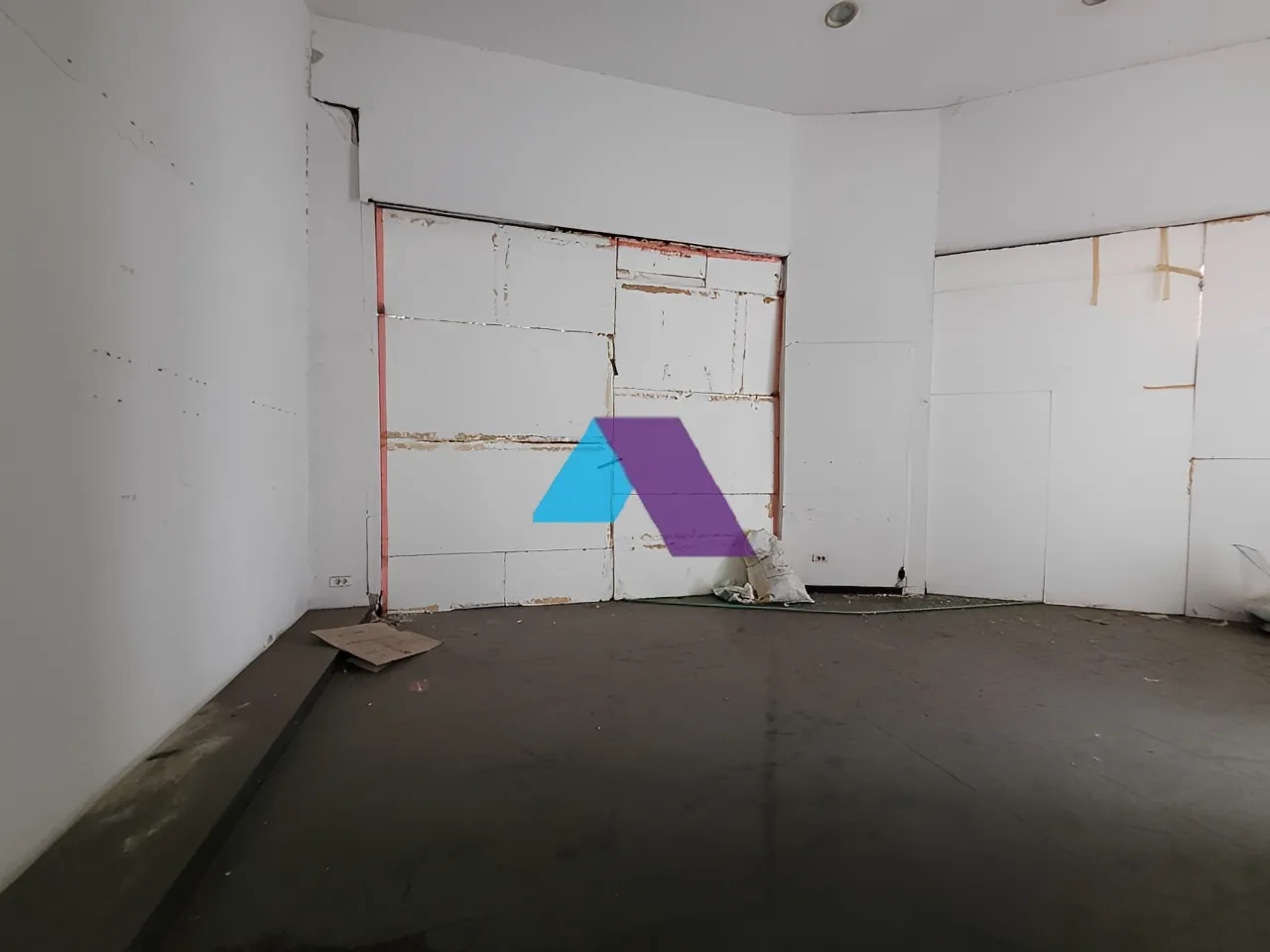 Office for rent in Remeil