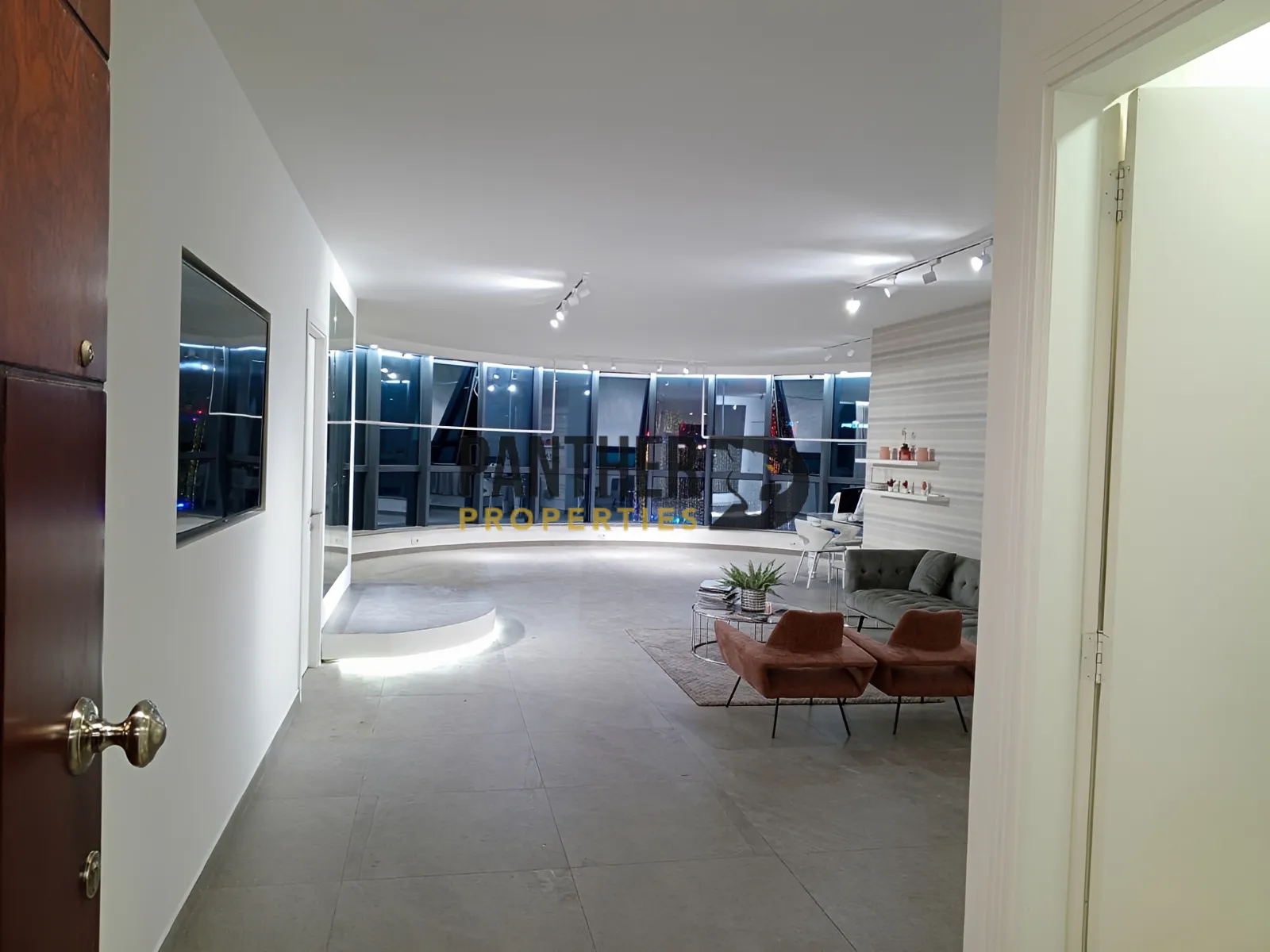 Office for rent in Mar Takla