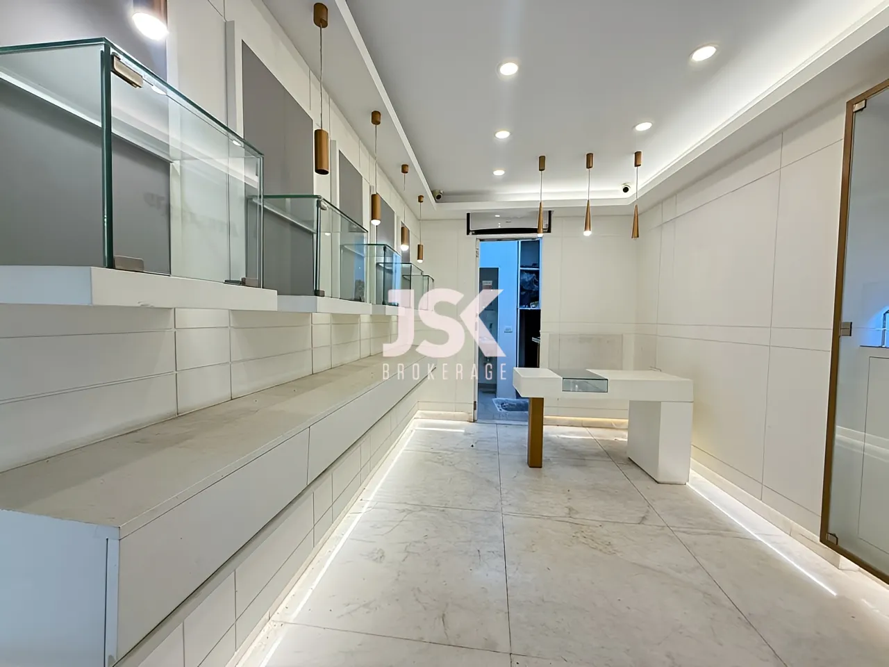Shop for Rent in Achrafieh