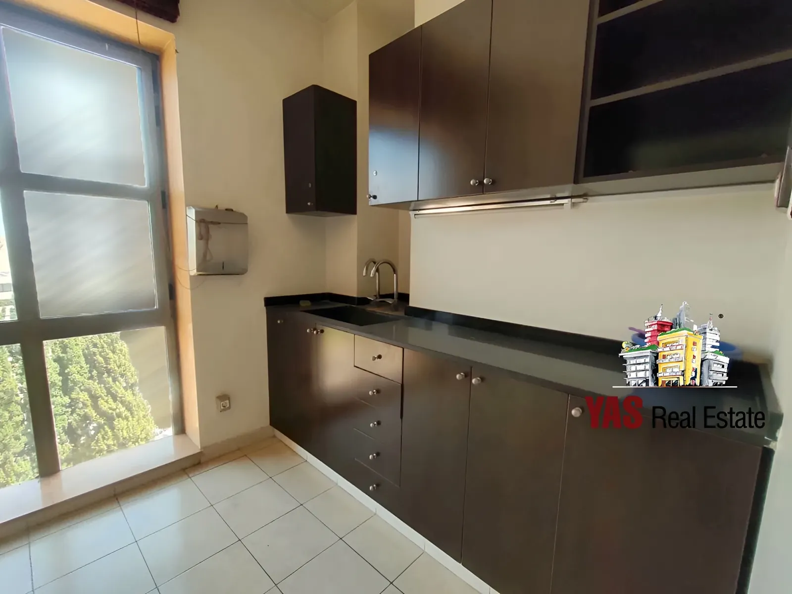 Office for rent in Dekwaneh